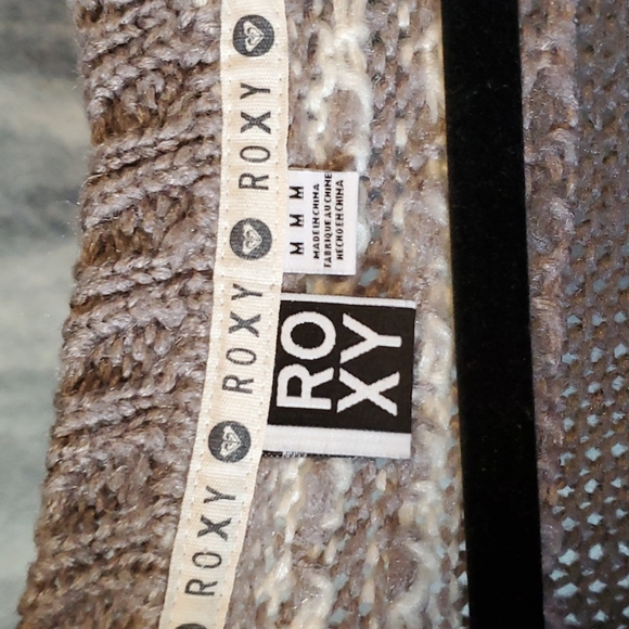 🎉 Roxy Geometric Sweater - Picture 3 of 4